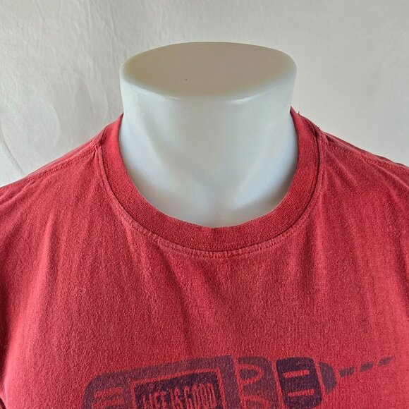Life Is Good Mens Size Medium Red Mr Fix It Graphic T-Shirt Drill Tool Dad Tee 1 - Picture 3 of 9